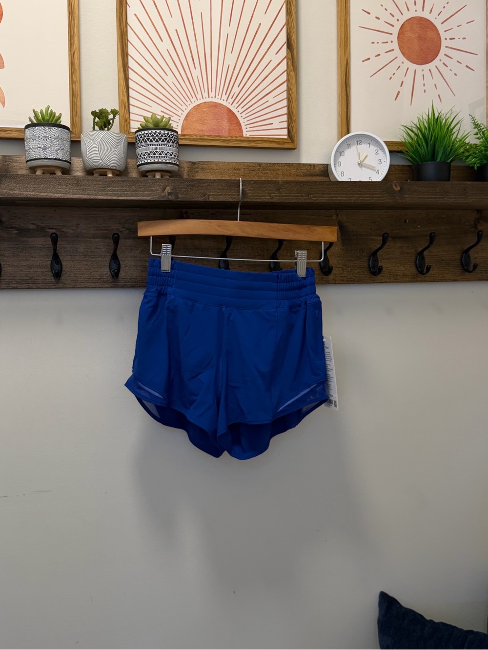 NWT lululemon Hotty Hot HR 2.5” Short, Size 4, Color CGCT